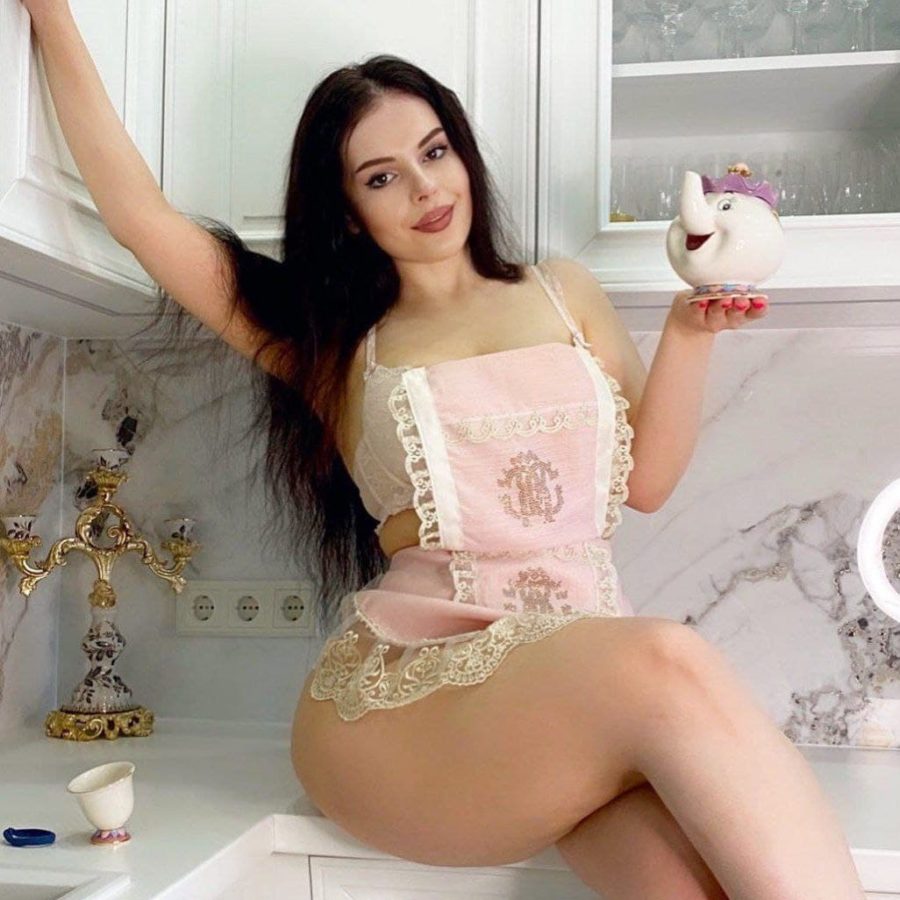 Элиза Симонян фото ню